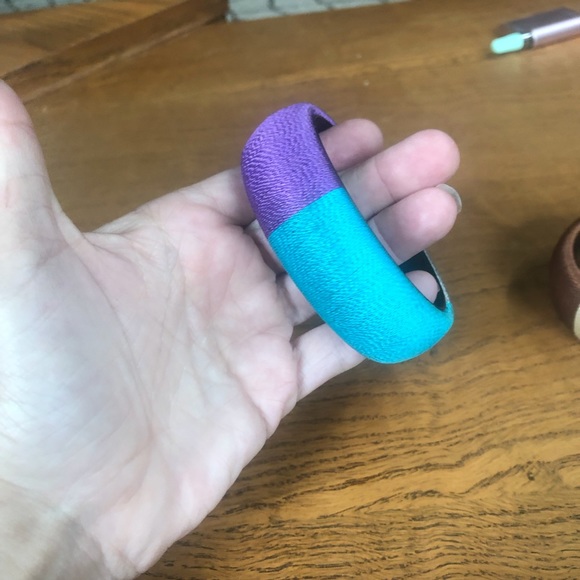 Vintage bangle bracelets - Picture 5 of 10